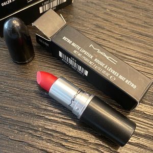 Mac Ruby Woo retro matte lipstick
